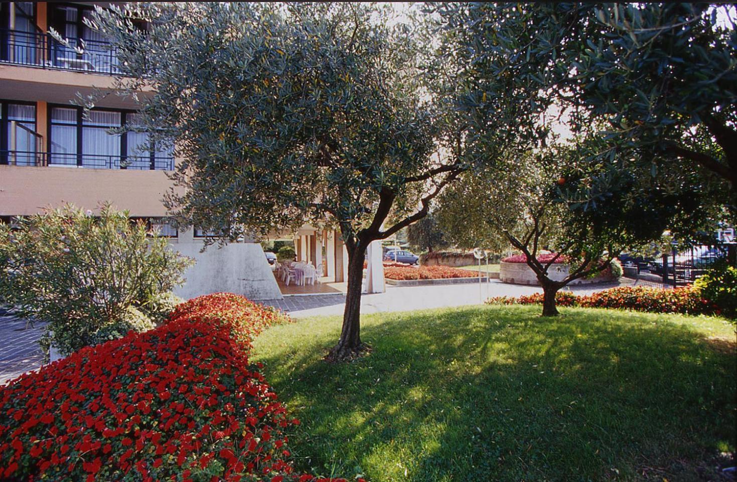 Hotel Residence Holiday Sirmione Eksteriør bilde