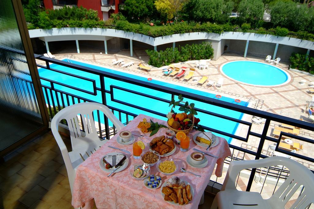 Hotel Residence Holiday Sirmione Eksteriør bilde